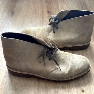 Clark’s men’s desert boot sand suede